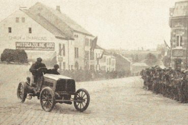 Pierre_de_Crawez_au_Circuit_des_Ardennes_1903,_vainqueur_sur_Panhard
